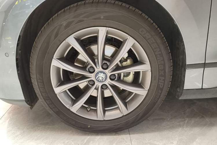 Used BYD Qin L 2025 EV 470KM Leading Edition Left Front Wheel Hub