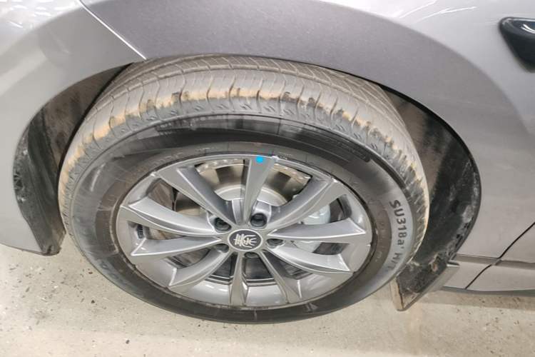 Used BYD Qin L 2025 EV 470KM Leading Edition Left Front Wheel Hub