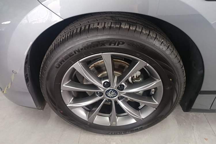 Used BYD Qin L 2025 EV 545KM Beyond Version Left Front Wheel Hub