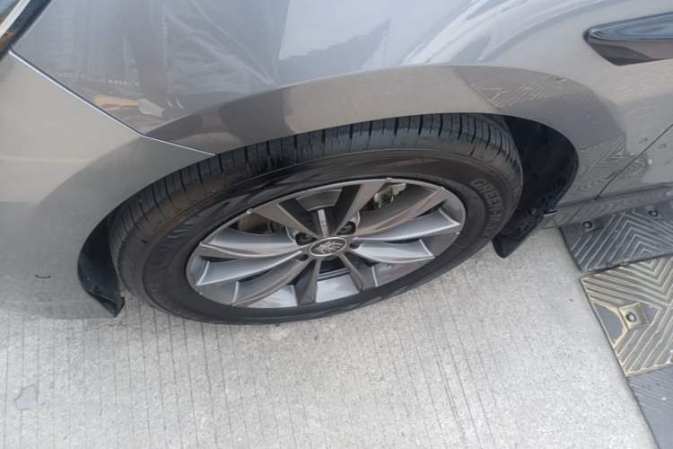 Used BYD Qin L 2025 EV 470KM Leading Edition Left Front Wheel Hub