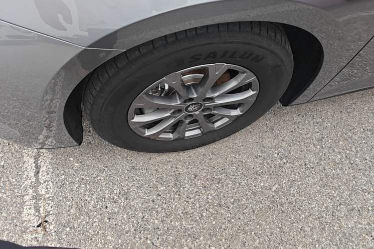Used BYD Qin L 2025 DM-i Smart Drive 80KM Leading Model Left Front Wheel Hub