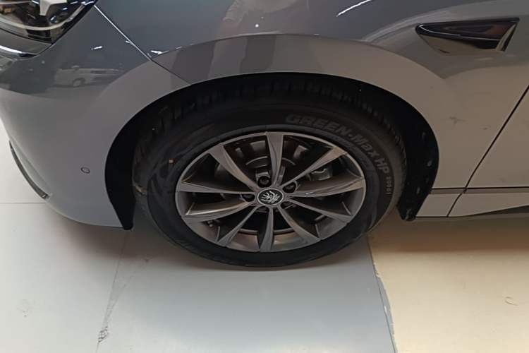 Used BYD Qin L 2025 EV 545KM Beyond Version Left Front Wheel Hub