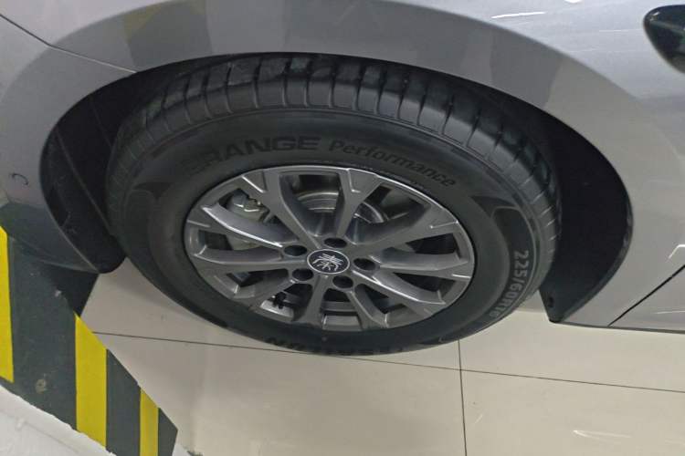Used BYD Qin L 2025 DM-i Smart Drive 80KM Leading Model Left Front Wheel Hub