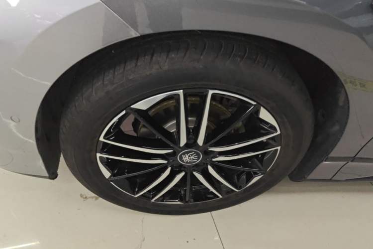Used BYD Qin L 2025 EV 545KM Excellence Edition Left Front Wheel Hub