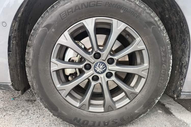 Used BYD Qin L 2025 DM-i Smart Drive 80KM Leading Model Left Front Wheel Hub