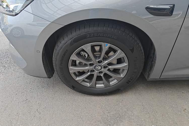 Used BYD Qin L 2025 DM-i Smart Drive 80KM Leading Model Left Front Wheel Hub