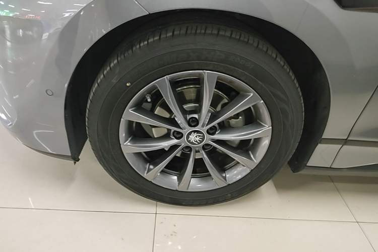 Used BYD Qin L 2025 EV 545KM Beyond Version Left Front Wheel Hub