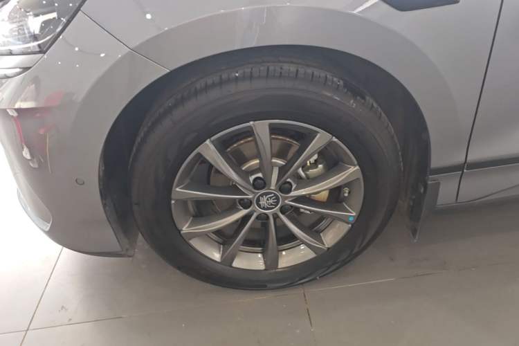 Used BYD Qin L 2025 EV 470KM Leading Edition Left Front Wheel Hub