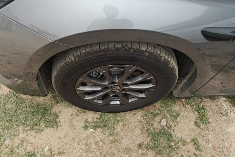 Used BYD Qin L 2025 DM-i Smart Drive 80KM Leading Model Left Front Wheel Hub