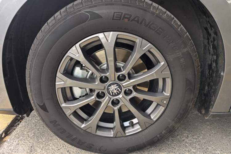 Used BYD Qin L 2025 DM-i Smart Drive 80KM Leading Model Left Front Wheel Hub