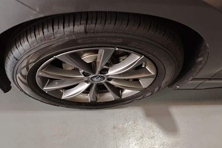 Used BYD Qin L 2025 EV 545KM Beyond Version Left Front Wheel Hub
