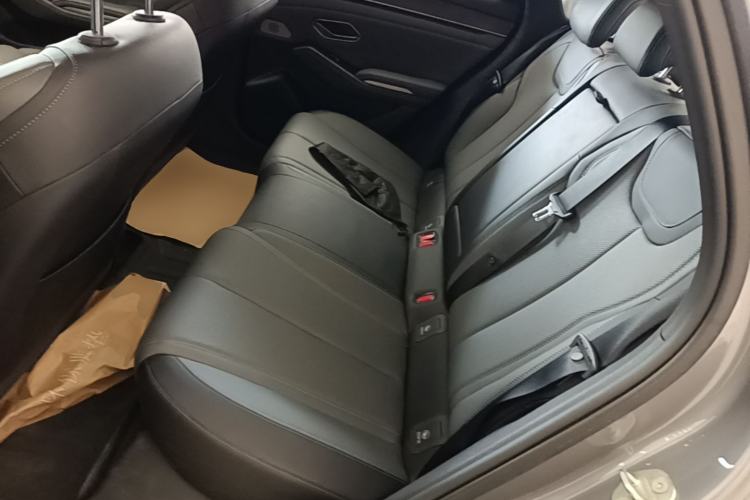 Used BYD Qin L 2025 DM-i Smart Drive 120KM Superior Model Left Rear Seat
