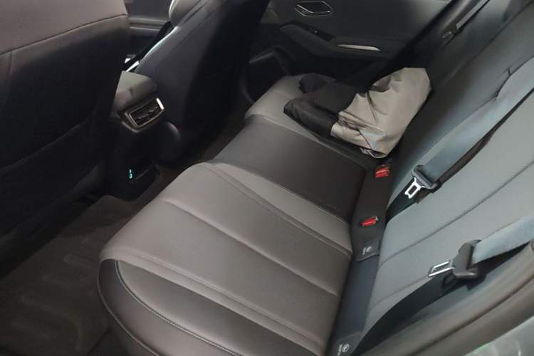 Used BYD Qin L 2025 DM-i Smart Drive 120KM Leading Model Left Rear Seat