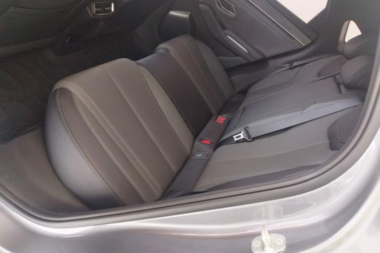 Used BYD Qin L 2025 DM-i Smart Drive 120KM Superior Model Left Rear Seat