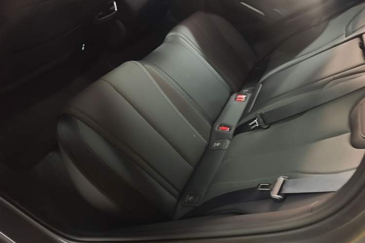 Used BYD Qin L 2025 DM-i Smart Drive 120KM Superior Model Left Rear Seat