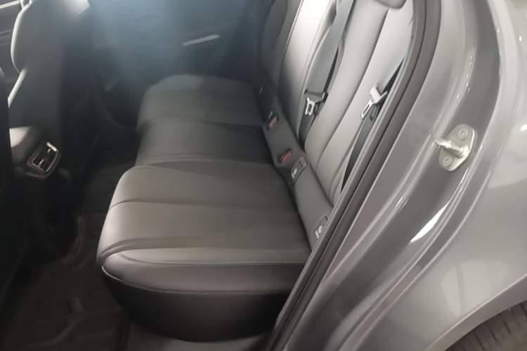 Used BYD Qin L 2025 DM-i Smart Drive 120KM Leading Model Left Rear Seat