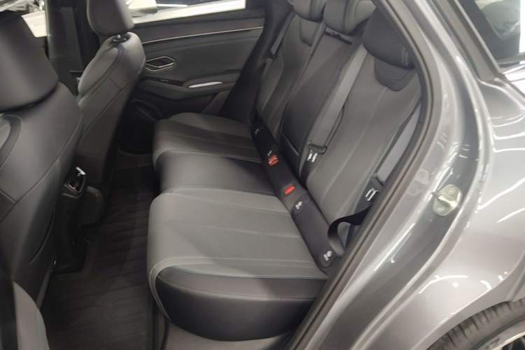 Used BYD Qin L 2025 DM-i Smart Drive 120KM Superior Model Left Rear Seat