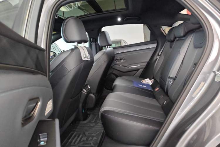 Used BYD Qin L 2025 DM-i Smart Drive 120KM Superior Model Left Rear Seat