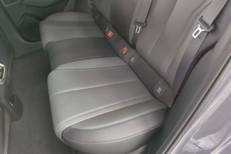 Used BYD Qin L 2025 DM-i Smart Drive 80KM Leading Model Left Rear Seat