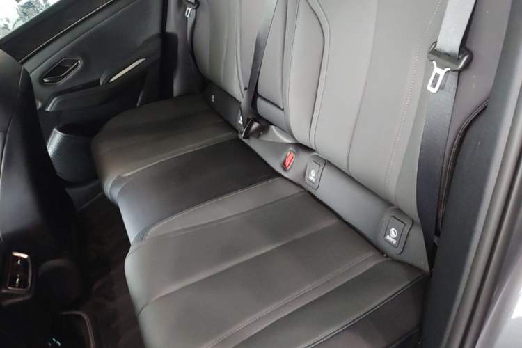 Used BYD Qin L 2025 DM-i Smart Drive 120KM Superior Model Left Rear Seat