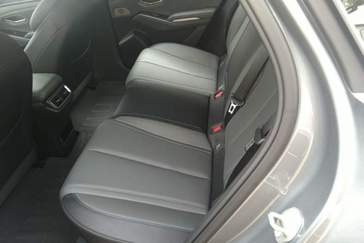 Used BYD Qin L 2025 DM-i Smart Drive 120KM Superior Model Left Rear Seat