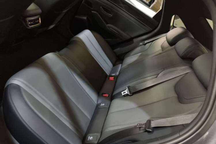 Used BYD Qin L 2025 DM-i Smart Drive 80KM Leading Model Left Rear Seat