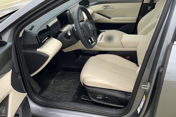 Used BYD Qin L 2025 EV 545KM Beyond Version Left Rear Seat