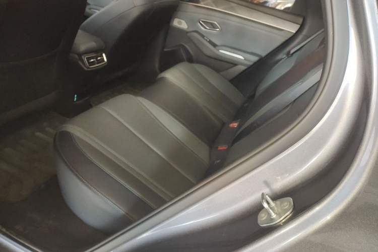 Used BYD Qin L 2025 DM-i Smart Drive 120KM Superior Model Left Rear Seat