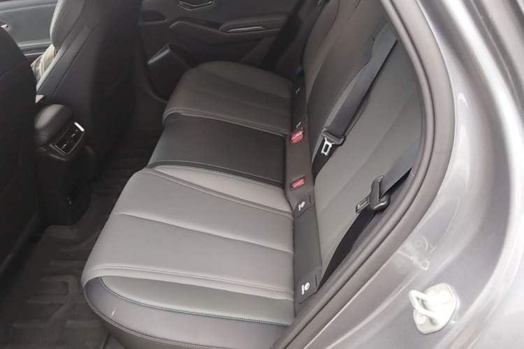 Used BYD Qin L 2025 DM-i Smart Drive 80KM Leading Model Left Rear Seat