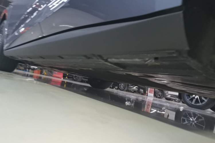 Used BYD Qin L 2025 DM-i Smart Drive 120KM Superior Model Left Side Sill