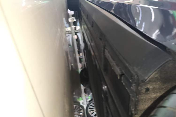 Used BYD Qin L 2025 DM-i Smart Drive 120KM Superior Model Left Side Sill