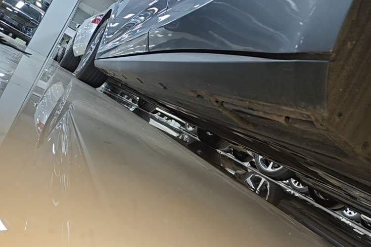 Used BYD Qin L 2025 DM-i Smart Drive 80KM Leading Model Left Side Sill