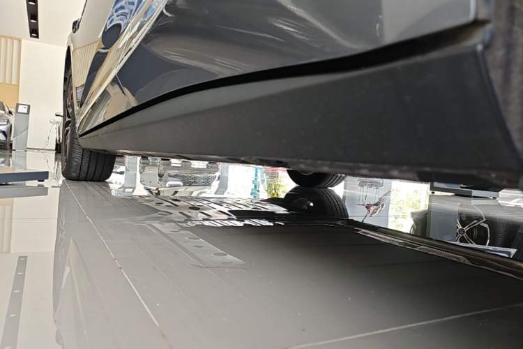 Used BYD Qin L 2025 DM-i Smart Drive 120KM Excellence Model Left Side Sill