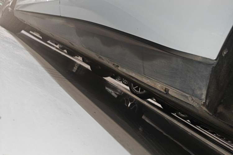 Used BYD Qin L 2025 DM-i Smart Drive 120KM Superior Model Left Side Sill