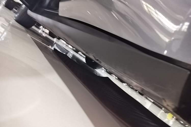 Used BYD Qin L 2025 DM-i Smart Drive 120KM Leading Model Left Side Sill