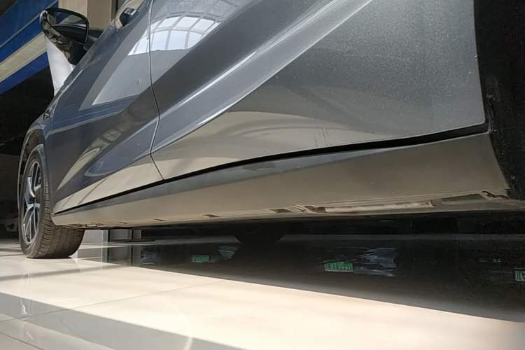 Used BYD Qin L 2025 DM-i Smart Drive 120KM Superior Model Left Side Sill