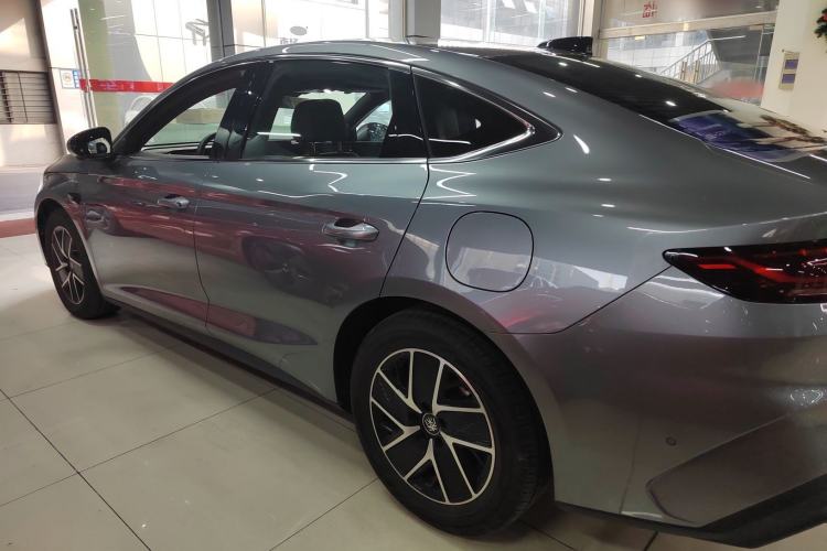 Used BYD Qin L 2025 DM-i Smart Drive 120KM Superior Model Left Side