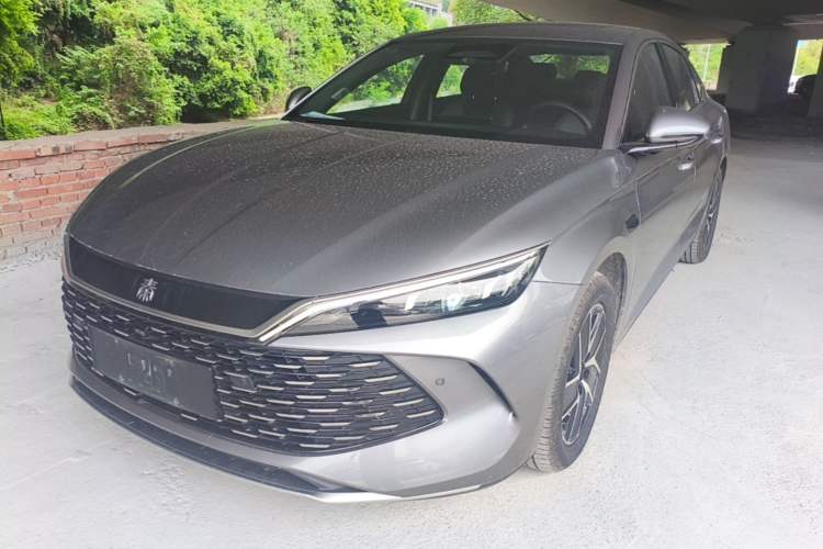 BYD Qin L 2025 DM-i Smart Drive 120KM Superior Model