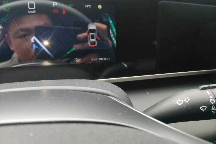 Used BYD Qin L 2025 DM-i Smart Drive 80KM Leading Model Odometer Close Up
