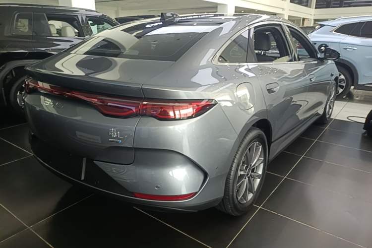 Used BYD Qin L 2025 EV 545KM Beyond Version Rear Right 45 Deg