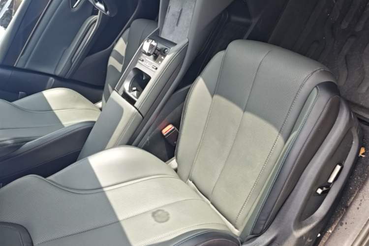 Used BYD Qin L 2025 DM-i Smart Drive 120KM Superior Model Right Front Seat