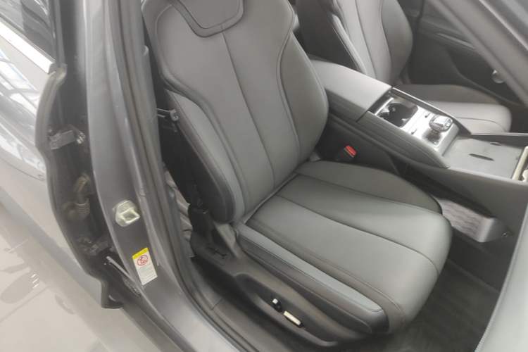 Used BYD Qin L 2025 DM-i Smart Drive 120KM Superior Model Right Front Seat