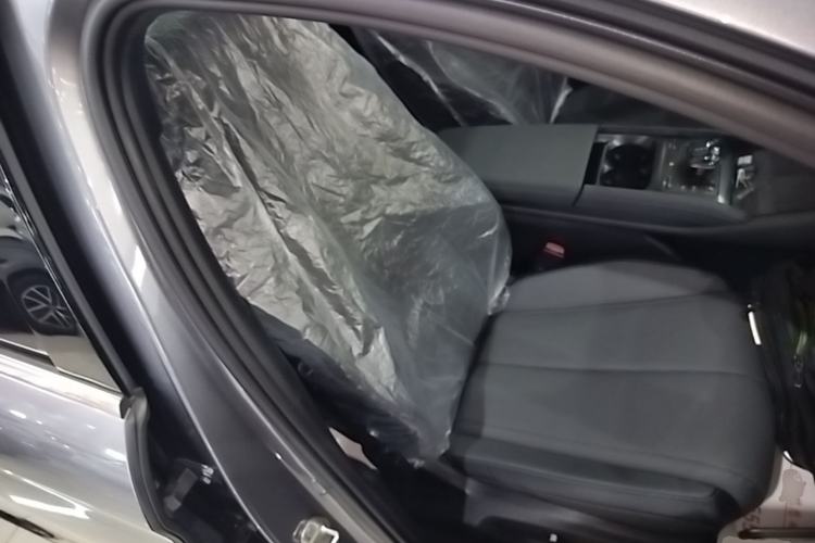 Used BYD Qin L 2025 DM-i Smart Drive 120KM Superior Model Right Front Seat