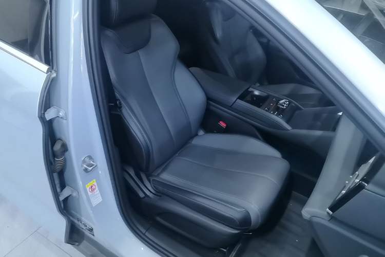 Used BYD Qin L 2025 DM-i Smart Drive 120KM Leading Model Right Front Seat