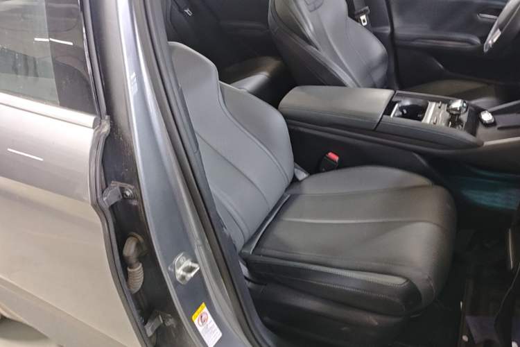 Used BYD Qin L 2025 DM-i Smart Drive 80KM Superior Model Right Front Seat