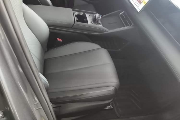 Used BYD Qin L 2025 DM-i Smart Drive 80KM Leading Model Right Front Seat
