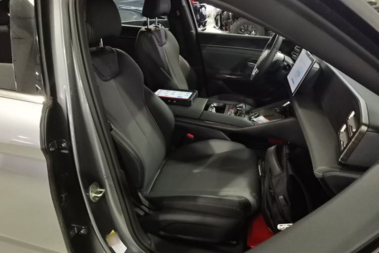 Used BYD Qin L 2025 DM-i Smart Drive 80KM Leading Model Right Front Seat