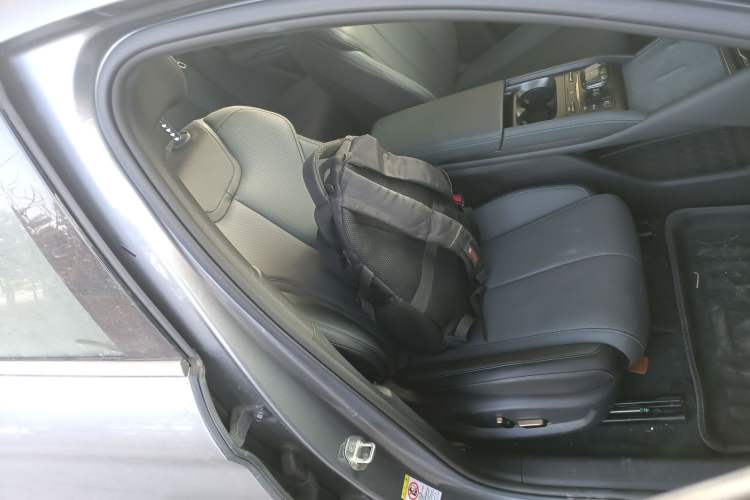 Used BYD Qin L 2025 DM-i Smart Drive 120KM Superior Model Right Front Seat
