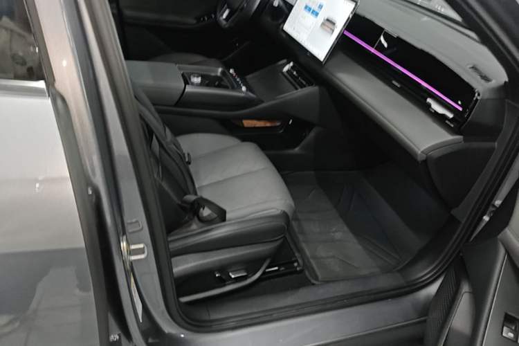 Used BYD Qin L 2025 EV 545KM Cloud Suspension Edition Right Front Seat