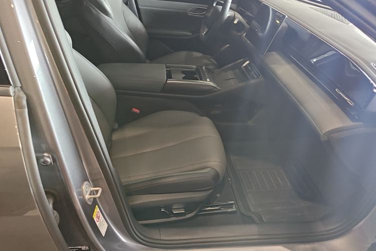 Used BYD Qin L 2025 EV 545KM Beyond Version Right Front Seat
